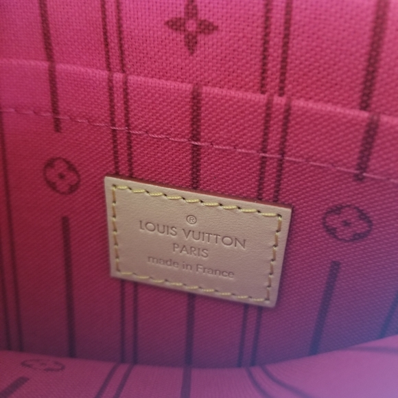 Louis Vuitton LV Beautiful Initials Neverfull MM Pouch Monogram Signature - Picture 4 of 14